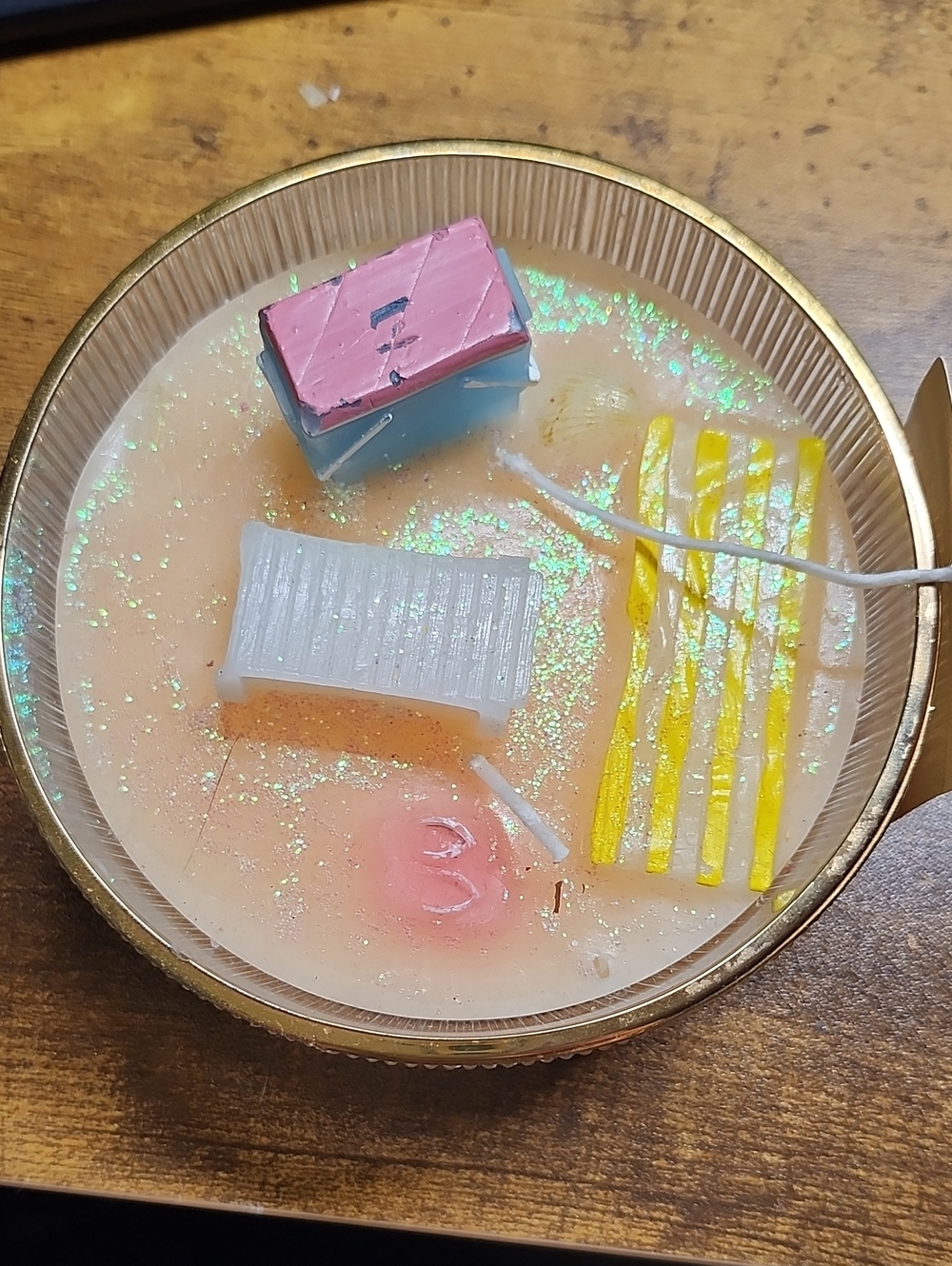 Tommy Bahama Beach Candle with Pink, Yellow and Blue Accents